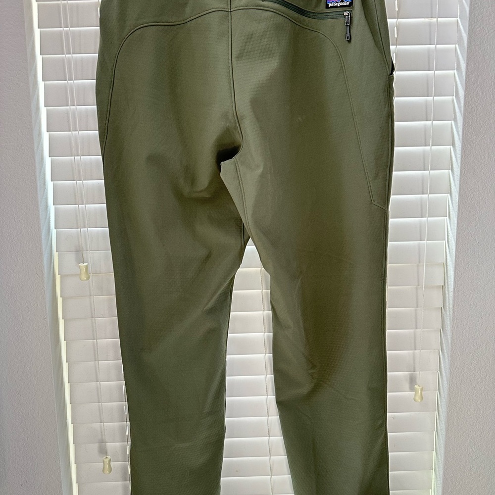 Patagonia Olive Drab Outdoor Pants with Branded Waist Tag - Picture 3 of 4